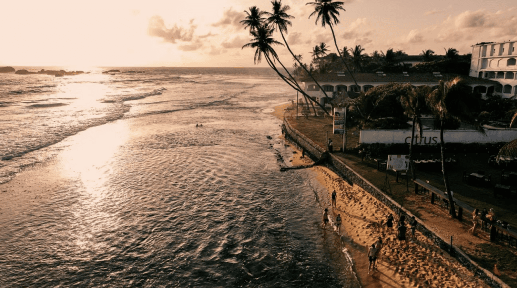 Across Ceylon - Cycling in Sri Lanka - Weligama coast line